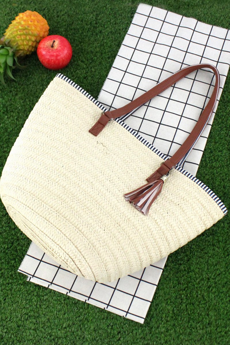 Straw Beach Shoulder Bag Summer Beach Tote with Colorful Pom Pom